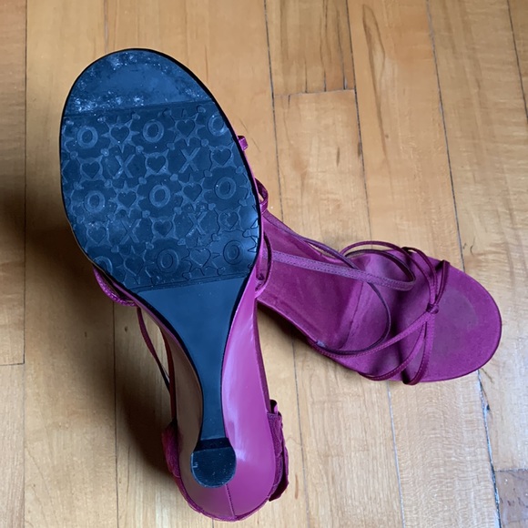 3/25$ XOXO satin sandals - Picture 3 of 8